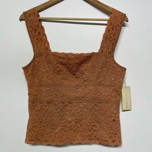 Papillon Blanc women’s lace tank